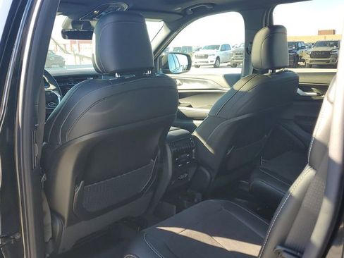 New 2025 Jeep Grand Cherokee L Altitude image 17