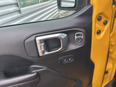 Used 2021 Jeep Wrangler Unlimited Rubicon 4xe w/ Steel Bumper Group image 16