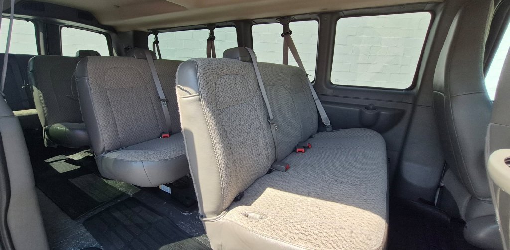 Used 2025 Chevrolet Express 3500 LT w/ LT Preferred Equipment Group RWD image 5