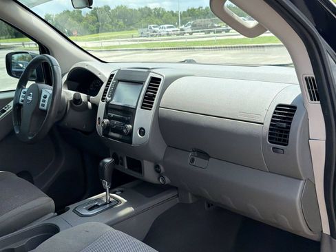 Used 2020 Nissan Frontier SV RWD image 28