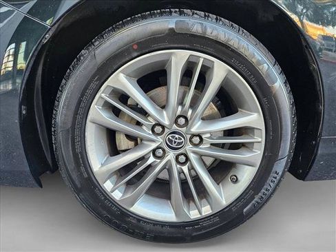 Used 2016 Toyota Camry SE image 19