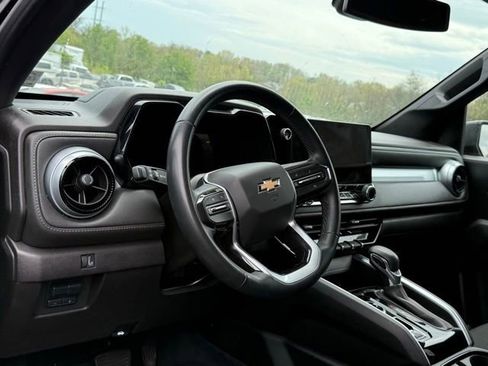 Used 2023 Chevrolet Colorado LT w/ LT Convenience Package II image 2