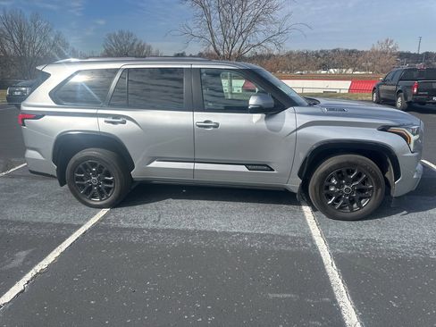 Certified 2024 Toyota Sequoia Platinum image 4