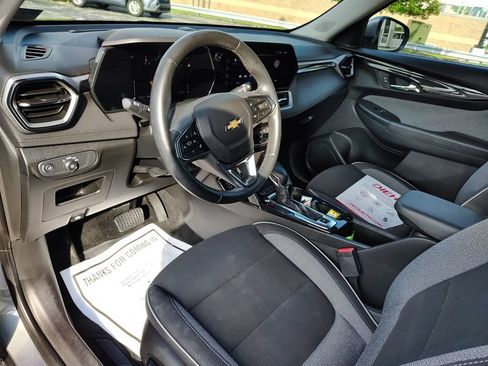 Used 2024 Chevrolet TrailBlazer LT w/ Convenience Package AWD/4WD image 14