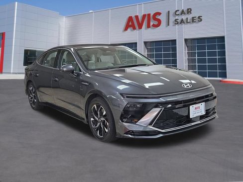 Used 2025 Hyundai Sonata SEL FWD image 3