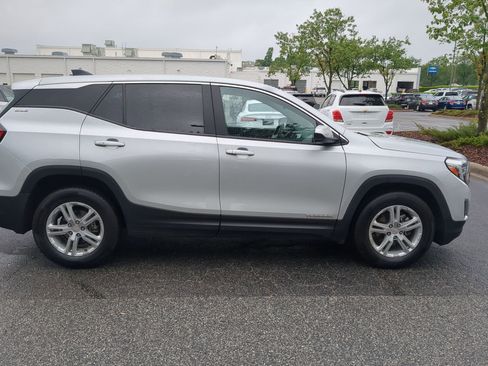 Used 2021 GMC Terrain SLE FWD image 11