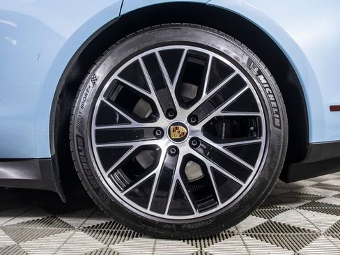 Used 2023 Porsche Taycan w/ Premium Package image 20