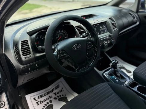 Used 2017 Kia Forte S image 9