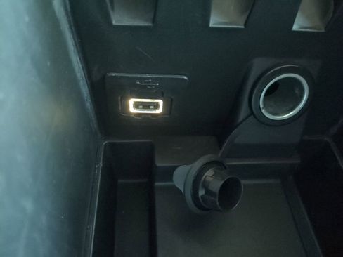 Used 2014 Dodge Challenger R/T image 22