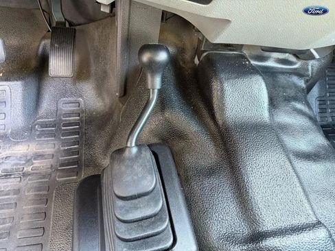 Used 2013 Ford F550 4x4 Crew Cab Super Duty w/ Payload Upgrade Pkg image 16