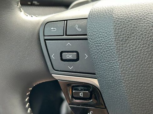 Used 2025 Toyota Camry SE w/ Convenience Package FWD image 36