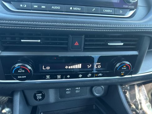 Used 2025 Nissan Rogue SV AWD/4WD image 26