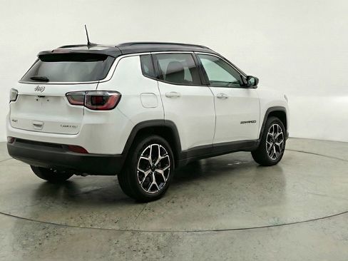 Used 2025 Jeep Compass Limited AWD/4WD image 9