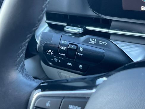 Used 2024 Kia Carnival SX Prestige image 38