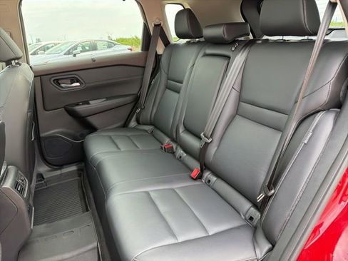 Used 2023 Nissan Rogue SL w/ SL Premium Package FWD image 6