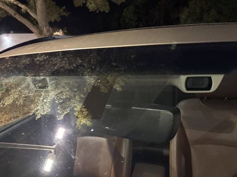 Used 2018 Subaru Outback 2.5i Touring image 3