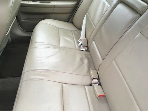 Used 2004 Ford Taurus SES image 3