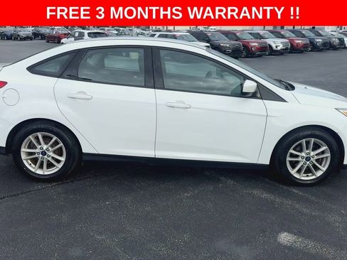 Used 2018 Ford Focus SE FWD image 2