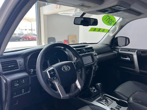 Used 2017 Toyota 4Runner SR5 Premium AWD/4WD image 8