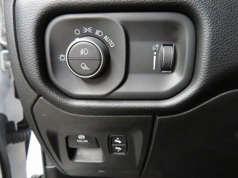 Used 2020 RAM 1500 Sport w/ Leather & Sound Group image 49