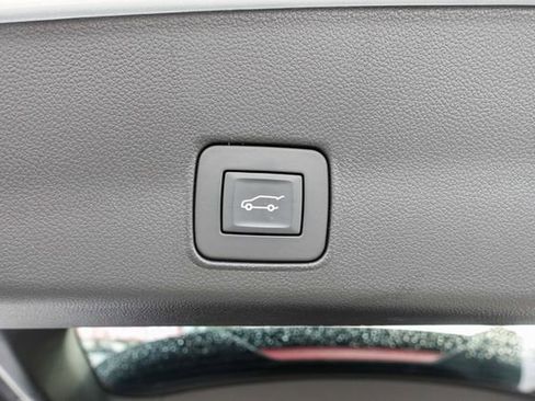 Used 2023 Chevrolet TrailBlazer RS w/ Sun and Liftgate Package image 27