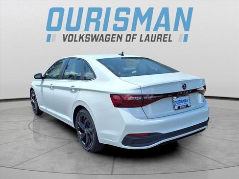 New 2026 Volkswagen Jetta SE image 5