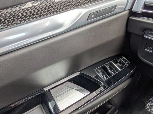Used 2025 Cadillac Escalade V AWD/4WD image 28