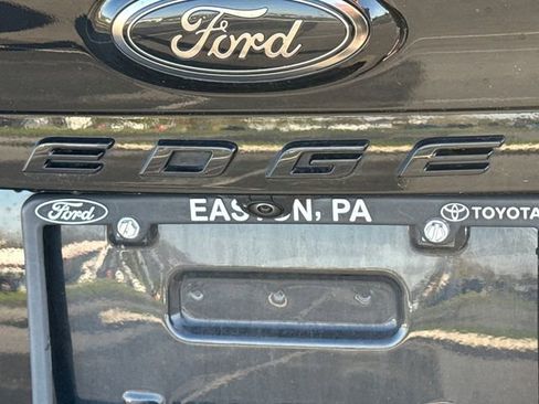 Used 2023 Ford Edge SE w/ Black Appearance Package image 17
