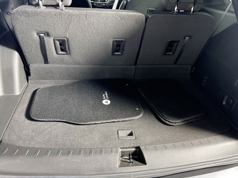 Used 2023 Chevrolet Traverse RS image 27