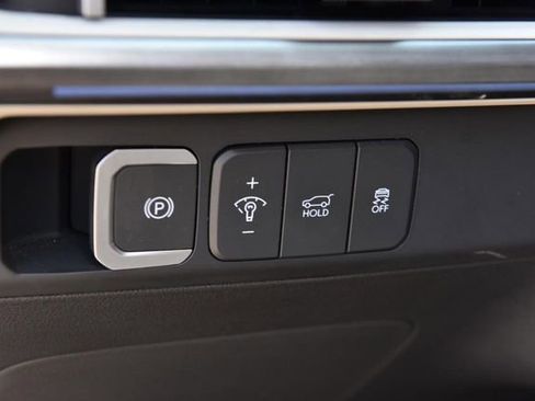 Used 2025 Hyundai Santa Fe Limited FWD image 11