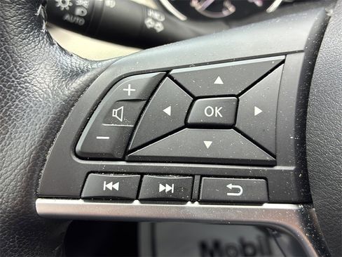 Used 2021 Nissan Rogue Sport SV image 36