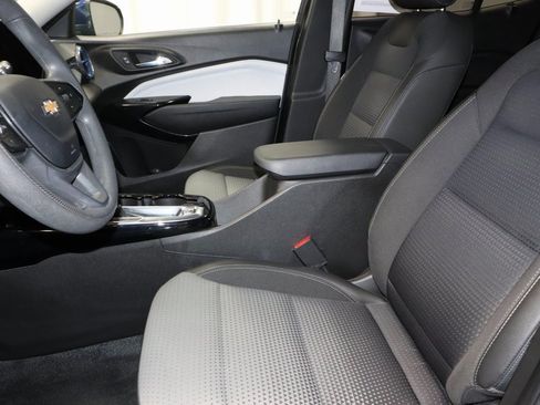 Used 2024 Chevrolet Trax LT image 25