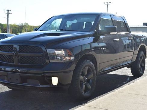 Used 2021 RAM 1500 Classic SLT w/ Electronics Convenience Group AWD/4WD image 13