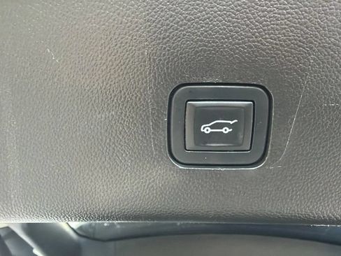 Used 2019 Chevrolet Traverse LT w/ LT Premium Package AWD/4WD image 67