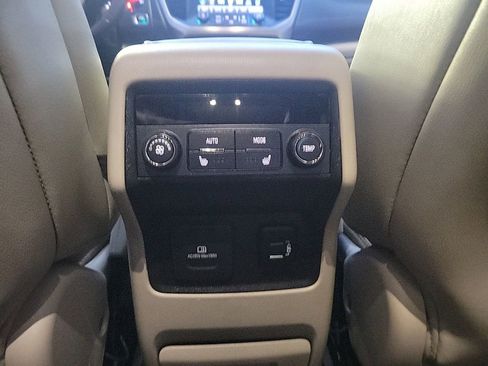 Used 2018 GMC Acadia Denali w/ Technology Package image 19