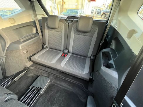 Used 2020 Volkswagen Tiguan S image 16