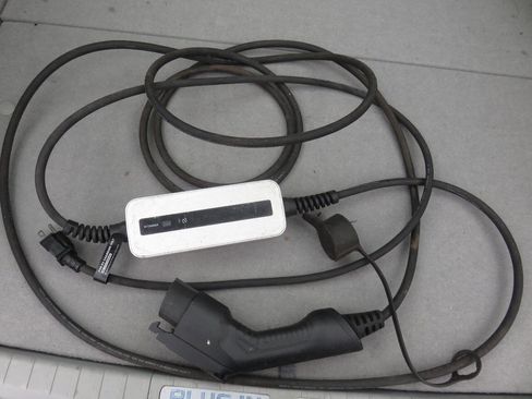 Used 2013 Toyota Prius Plug-In Hybrid image 38