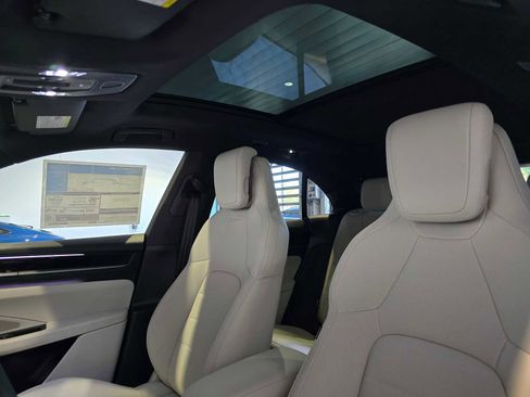 New 2026 Porsche Macan 4 Electric AWD/4WD image 23