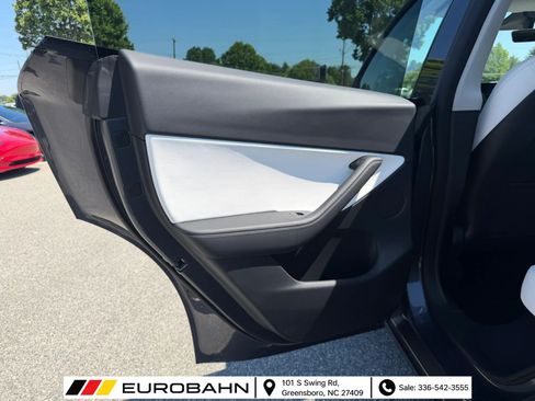 Used 2022 Tesla Model Y Performance AWD/4WD image 14