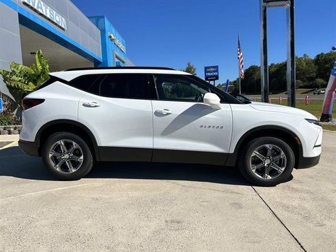 New 2025 Chevrolet Blazer LT w/ Convenience Package image 3