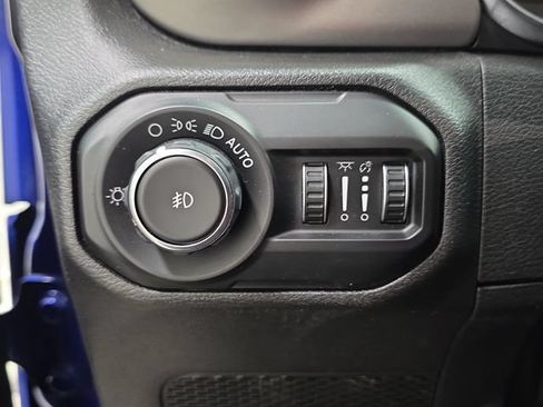 Used 2020 Jeep Wrangler Sport AWD/4WD image 23
