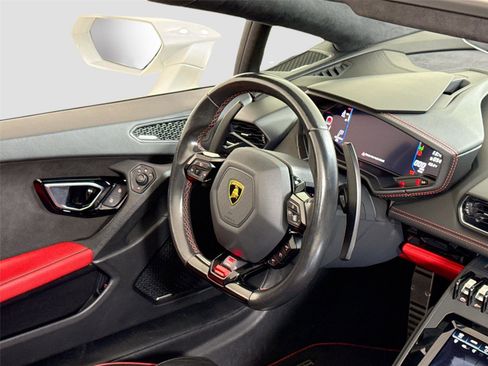Used 2021 Lamborghini Huracan EVO RWD image 30