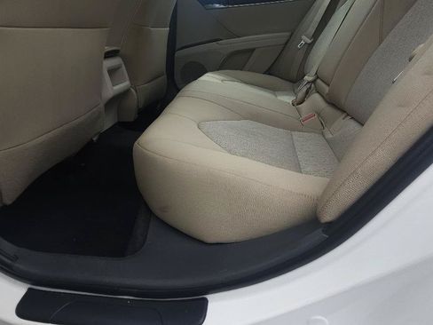 Used 2019 Toyota Camry LE w/ Carpet Mat Package FWD image 21