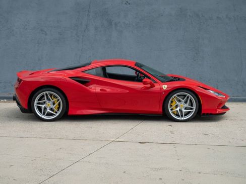 Used 2022 Ferrari F8 Tributo image 6