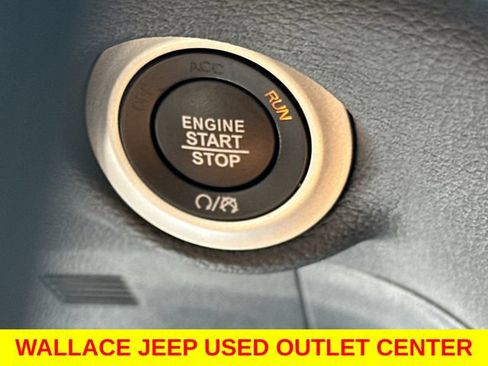 Used 2022 Chrysler Pacifica Pinnacle FWD image 23