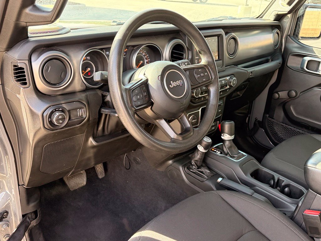 Used 2023 Jeep Gladiator Sport AWD/4WD image 13