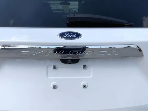 Used 2020 Ford Explorer XLT w/ Comfort Package AWD/4WD image 33
