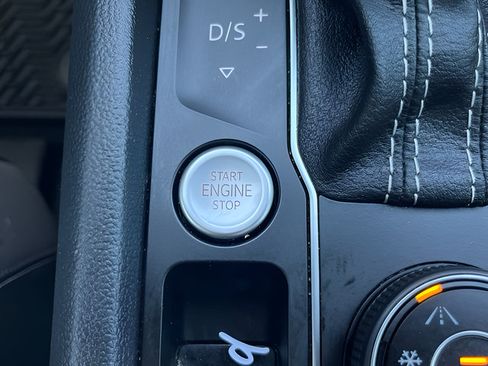 Used 2022 Volkswagen Atlas SEL Premium AWD/4WD image 24