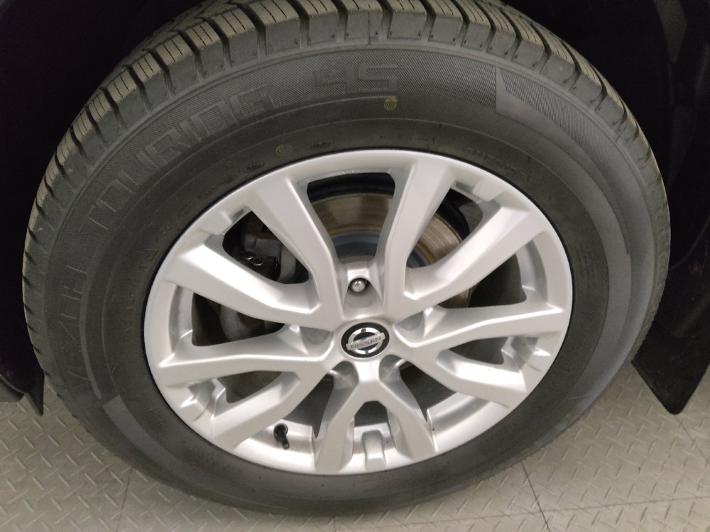 Used 2017 Nissan Rogue SV w/ Sun & Sound Touring Package AWD/4WD image 31
