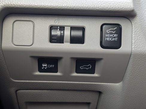 Used 2015 Subaru Forester 2.5i Touring w/ Eyesight & Navigation System image 8